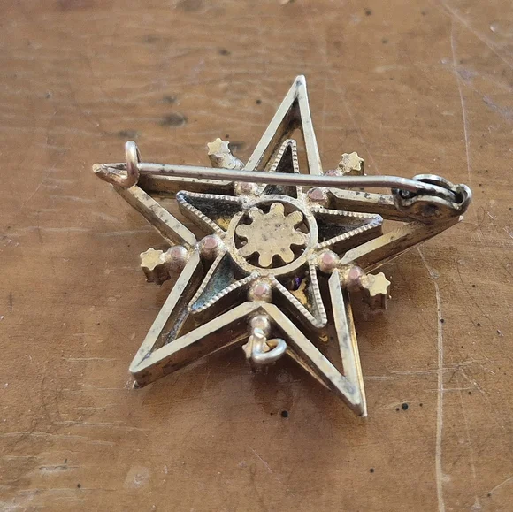 Antique Star Brooch With Purple Rhinestone - Picture 3 of 4